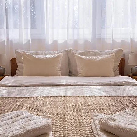 Peony Apartment *