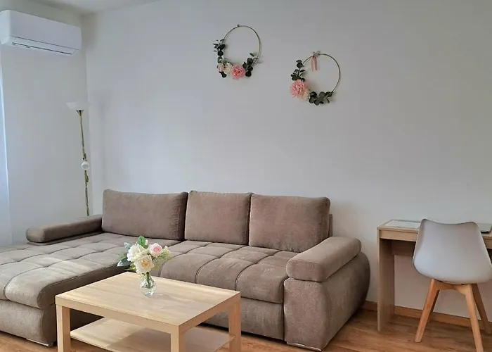Peony Apartment *